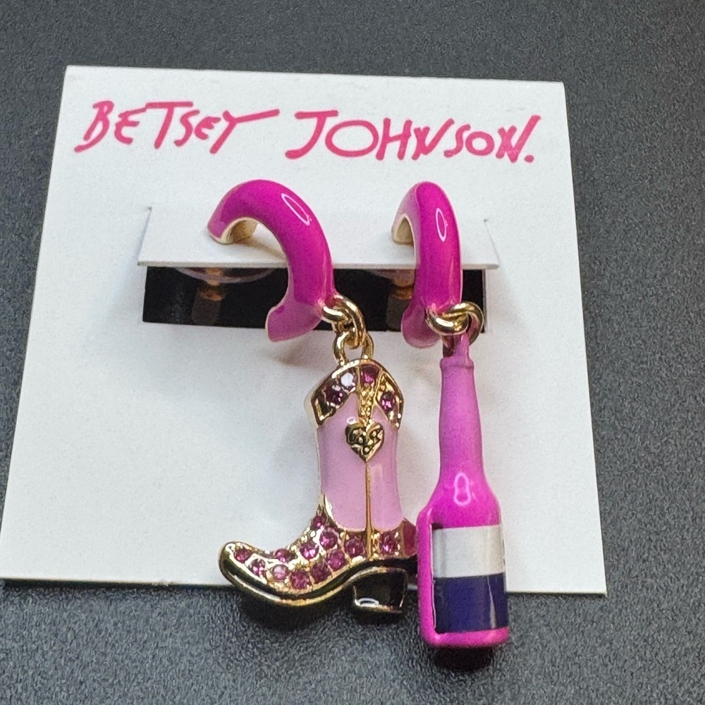 Betsey Johnson Mismatched Earrings. NWT. - Picture 3 of 3